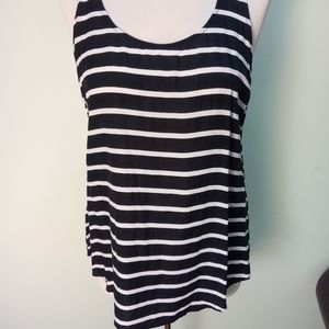 Old Navy black and white top..L